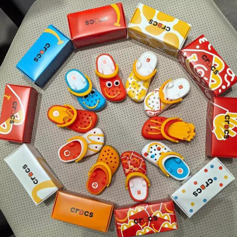Crocs McDonald's Divertenti e Colorate Portachiavi Giocattolo Miniatura Pantofole Per Bambini e Adulti