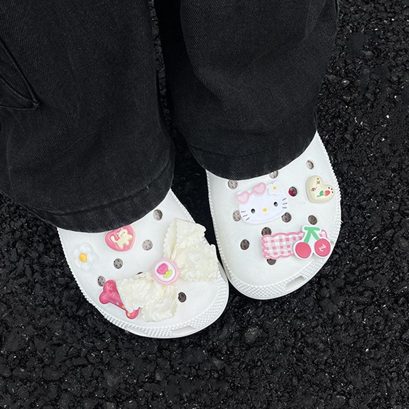 Croc Accessories: DIY Barbie Pink Y2K Emo Shoe Charms with Dark Butterfly Heart Design