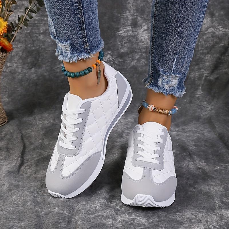 Large-sized White Sneakers, Women's Shoes, Flat Sneakers, New Spring 2025 Korean-style Fashionable Sports Shoes, Versatile and Lightweight