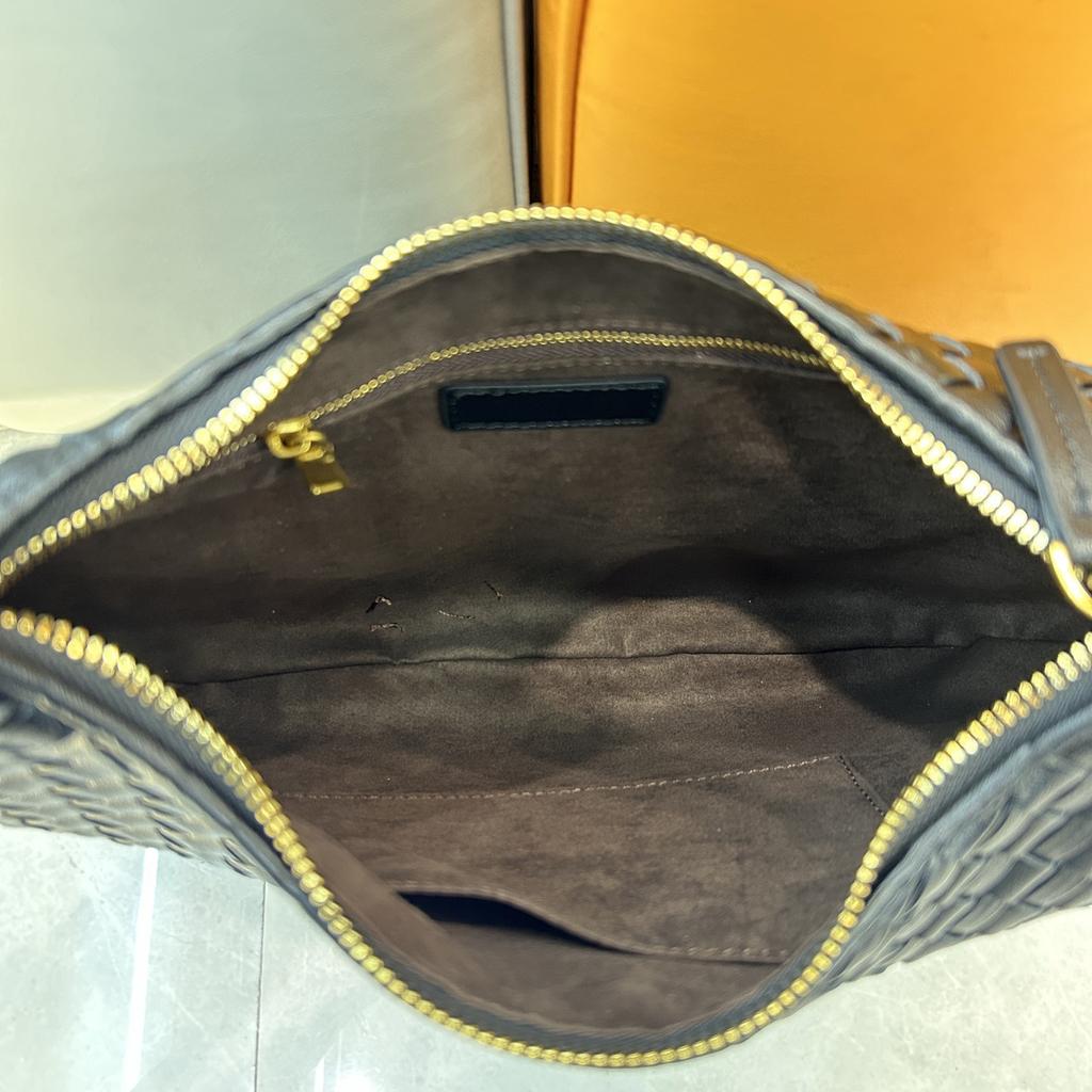 Large capacity high-end handwoven bag tote bag casual wide shoulder strap fashion commuting cross-border shoulder armpit bag