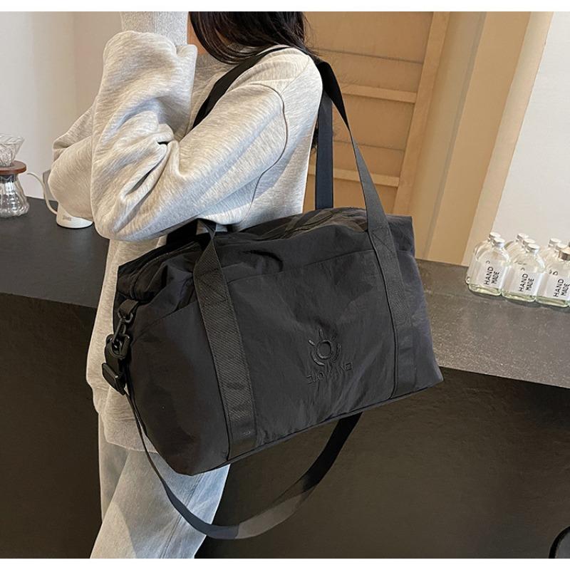 Stylish and simple going out travel bag Large capacity casual women's yoga training bag Dry and wet separation Crossbody duffel bag
