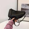 Casual Bag Women's New Simple and Fashionable Retro Shoulder Messenger Bag Niche Large-capacity Dumpling Bag