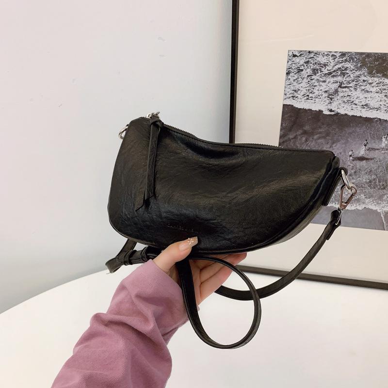 Casual Bag Women's New Simple and Fashionable Retro Shoulder Messenger Bag Niche Large-capacity Dumpling Bag