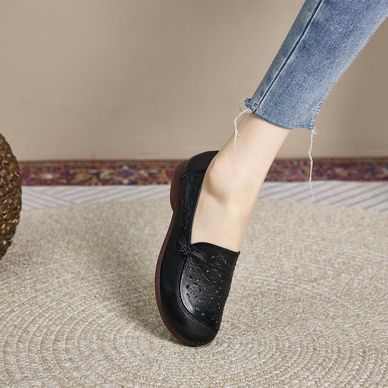First layer cowhide 2025 women's summer round head flat bottom leather mother shoes women's soft sole hollow women's Korean version casual shoes