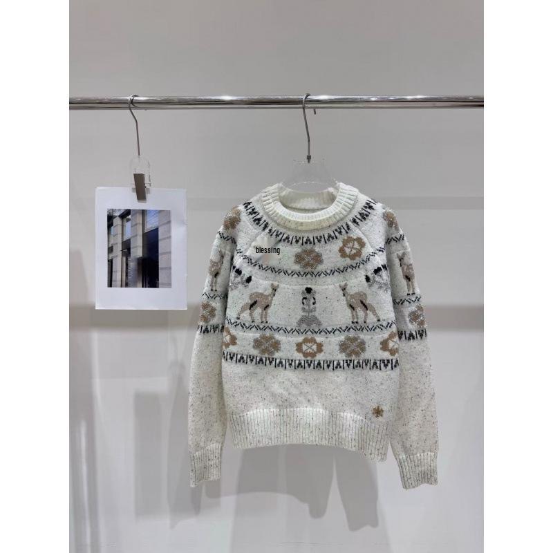 Xiangjia 2025 Autumn/Winter Animal & Flower Embroidered Knit Pullover