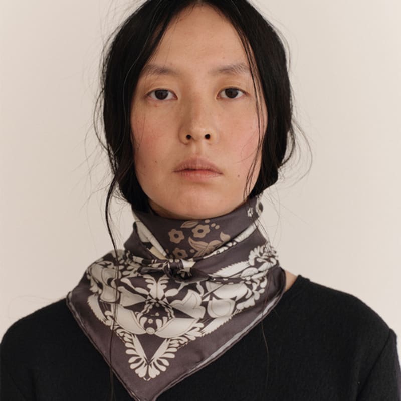 

PULA JOURNAL BLOSSOM SILK SCARVES (MELANGE gray) FREE