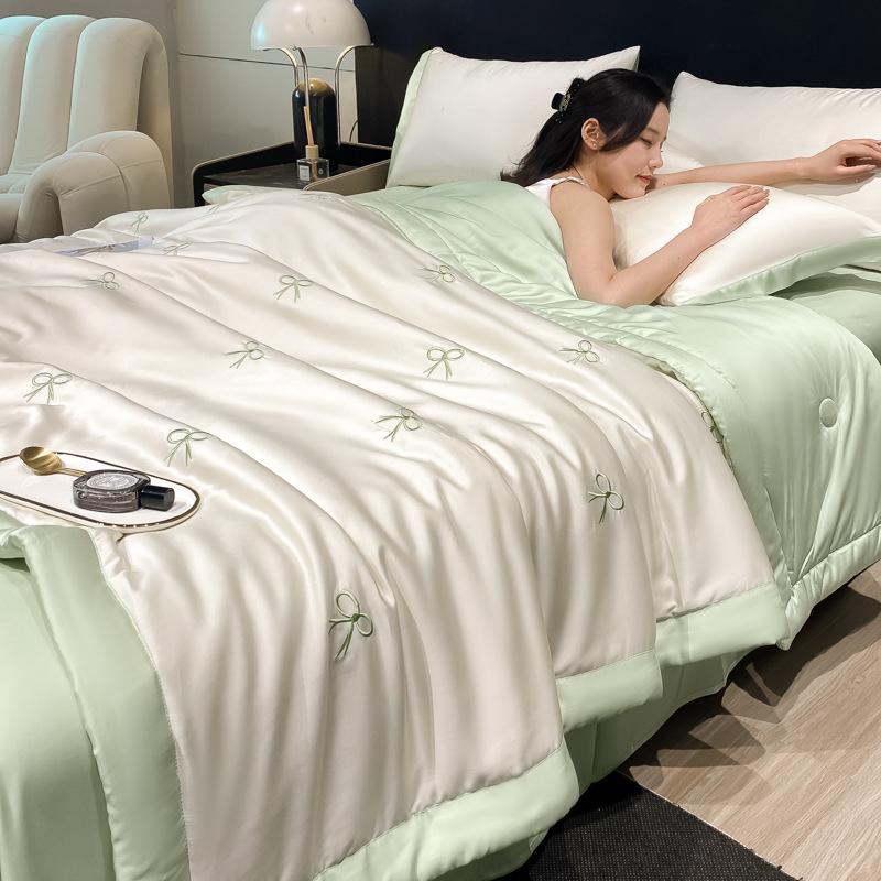 new class A soybean fiber Xia Liang quilt air conditioner quilt single double machine washable summer four-piece thin quilt