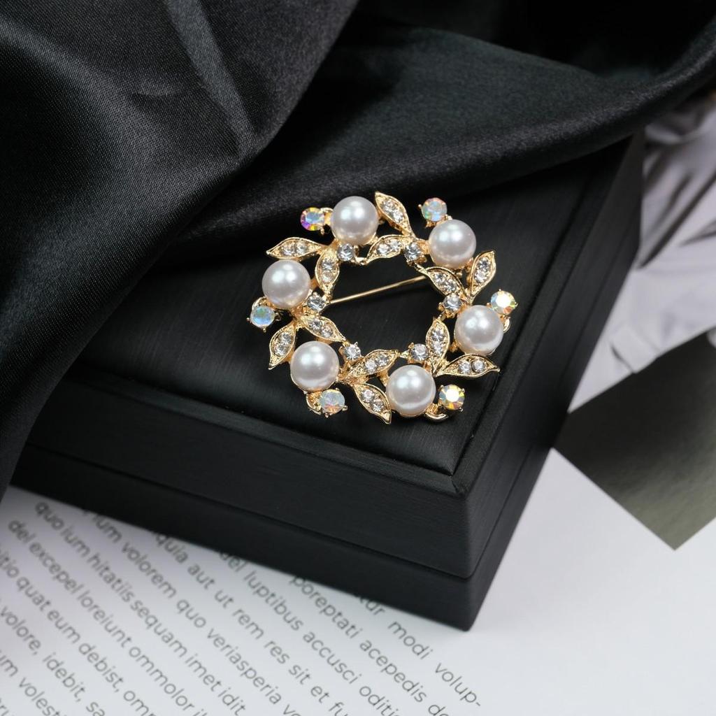 Retro Flower Pearl & Diamond Alloy Brooch Pin