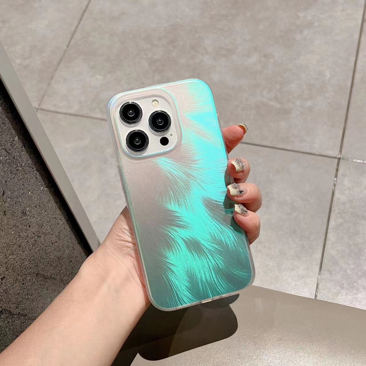 

Лазерный Градиентный Красочный Матовый Чехол-Перо Подходит для Телефона IPhone14ProMax Apple 15 Хамелеон 13 Женский iPhone15