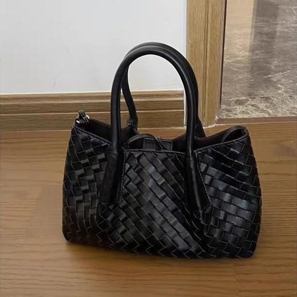 Spring and summer new woven portable shoulder portable tote bag large bag mommy bag travel bag women's bag tide