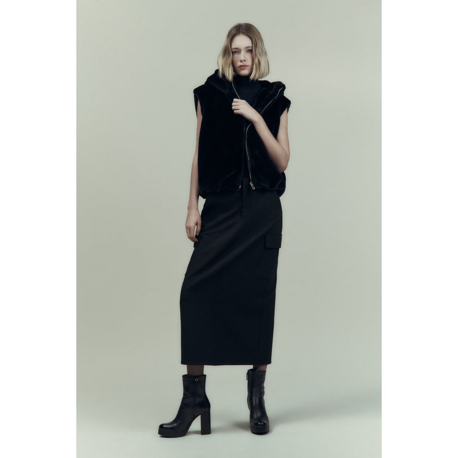 

FAUX FUR WAISTCOAT WITH HOOD