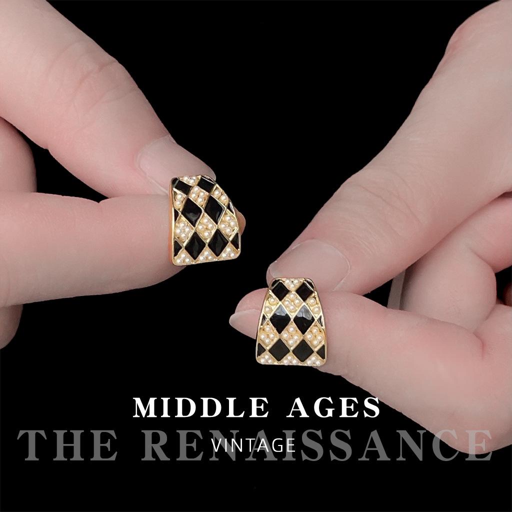 Черно-белые геометрические серьги-пусеты в клетку, французские ретро-серьги, серьги класса люкс