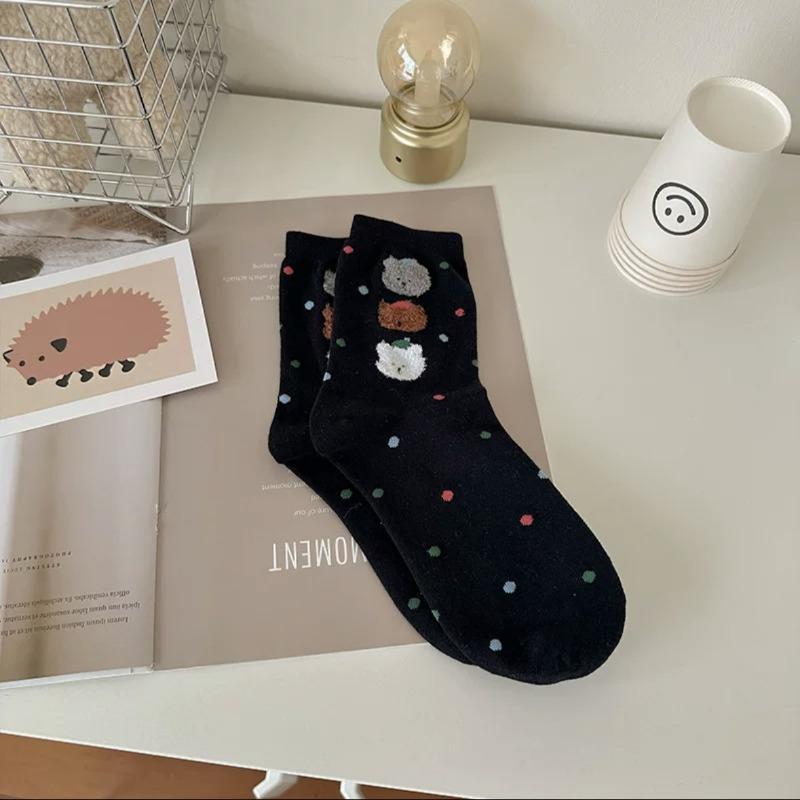 

Милые мультяшные носки из хлопка до середины икры в горошек с животными, осенне-зимние, простые и универсальные женские носки, модные с мишкой 1 pair чёрный