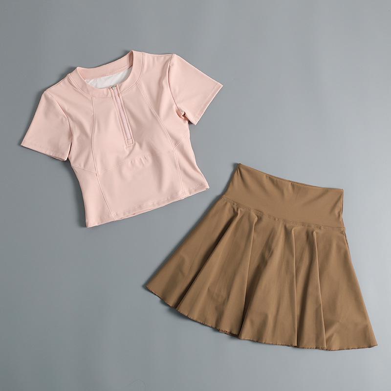 Women's Quick-Dry Fitness Set: Chest-Padded Short Sleeve for Running, Badminton, Tennis & Yoga.