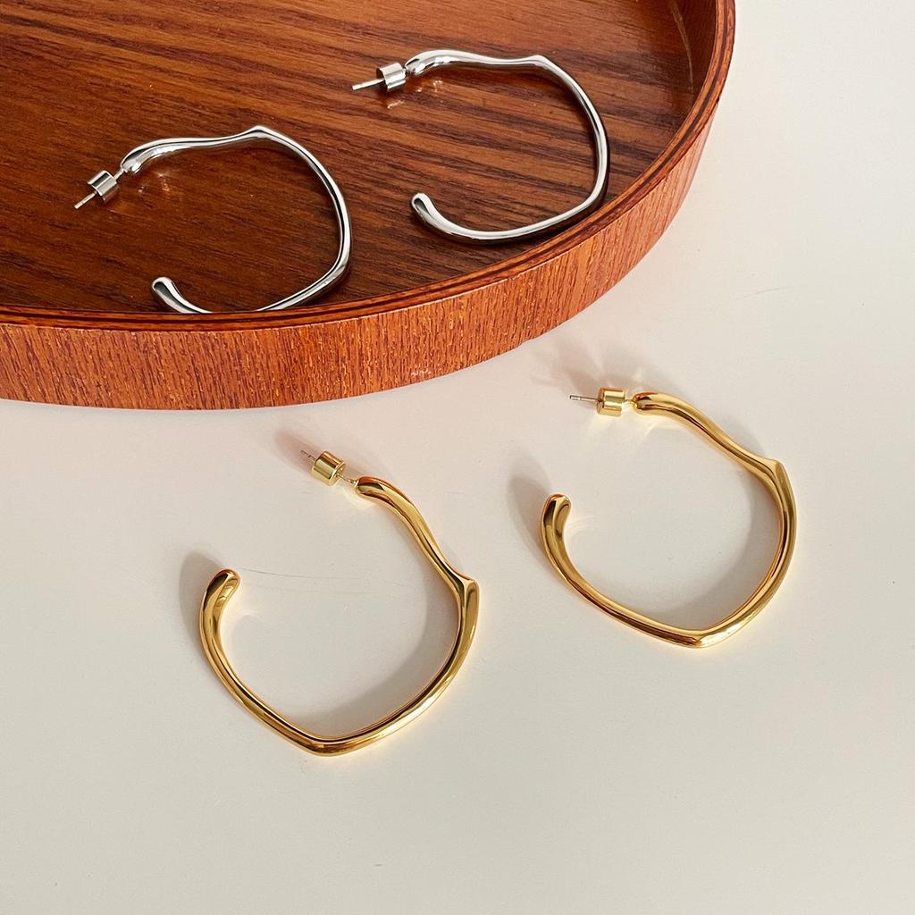 Elegant European & American Irregular C-Shaped Earrings for Women - Gold & Silver, Versatile New Year Fashion