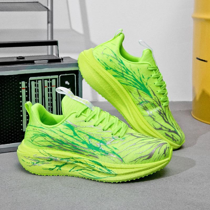 New sports and leisure shoes, popcorn carbon board soft-soled running shoes, fashionable and versatile student running shoes