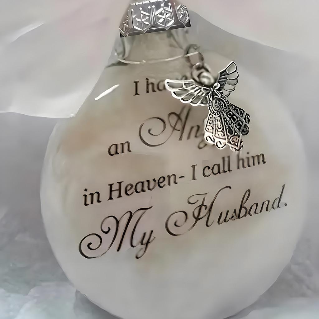 Ball Plastic Elegant Decorative Pendant For Christmas Celebrating Family Memories And Love