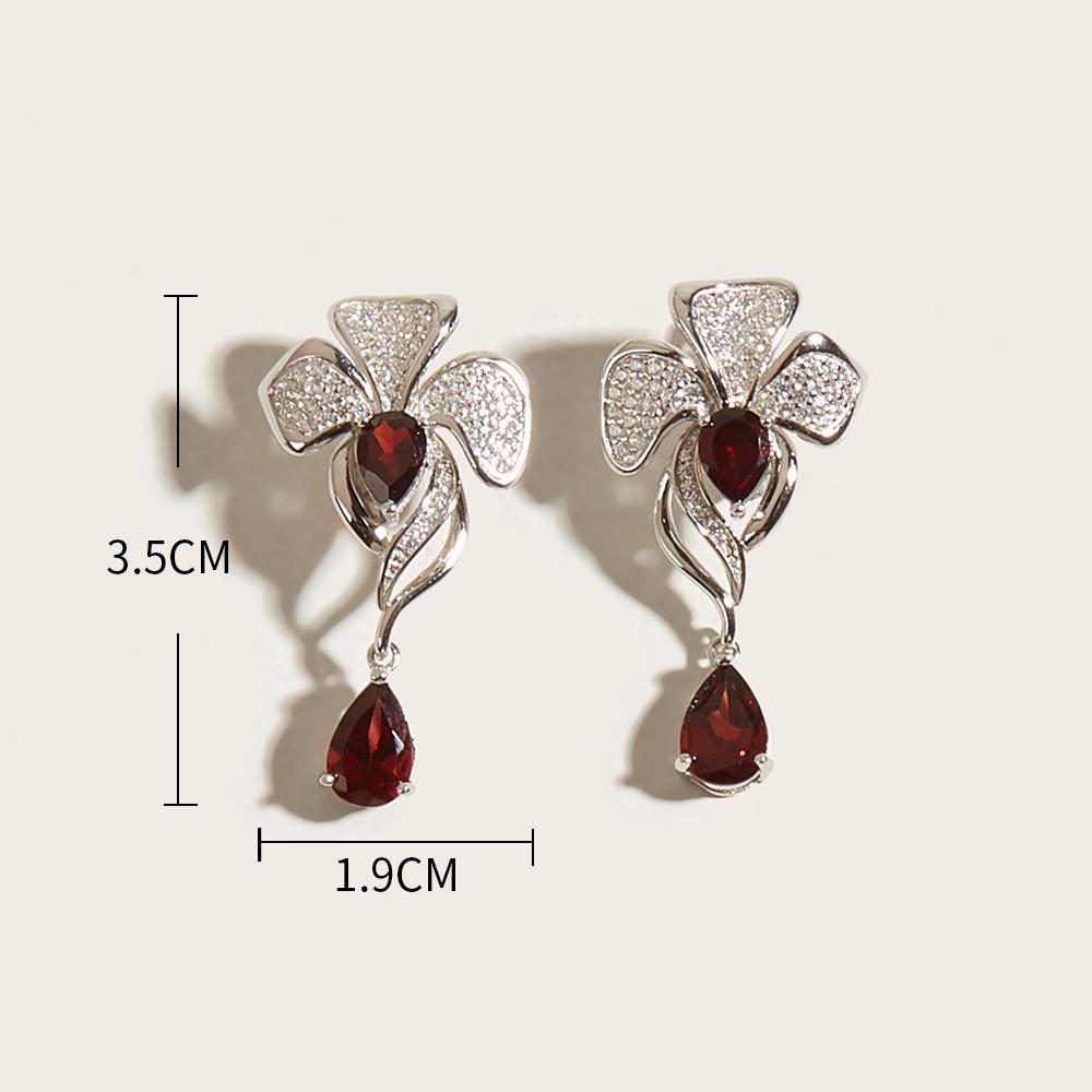 Wunderschönes Blumendesign Natürlicher Granat gepaart mit weißem Zirkon Damen Ring Ohrringe Schmuckset 925 Silber Jubiläumsgeschenk