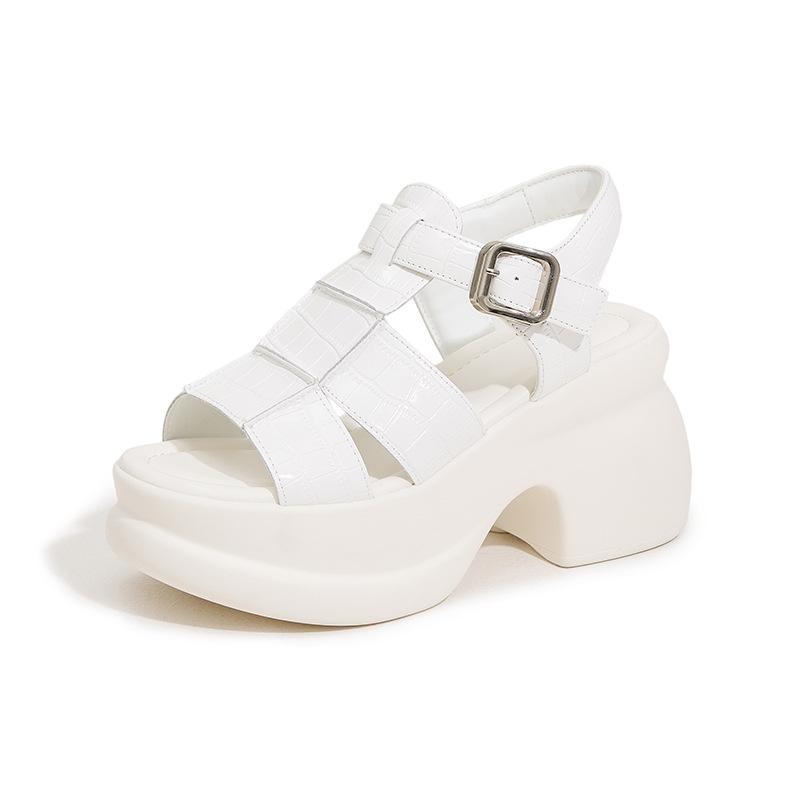 

Женские летние сандалии на платформе 2025 новая обувь на высоком каблуке модные с высоким чувством толстый каблук универсальные туфли для маленьких женщин 39