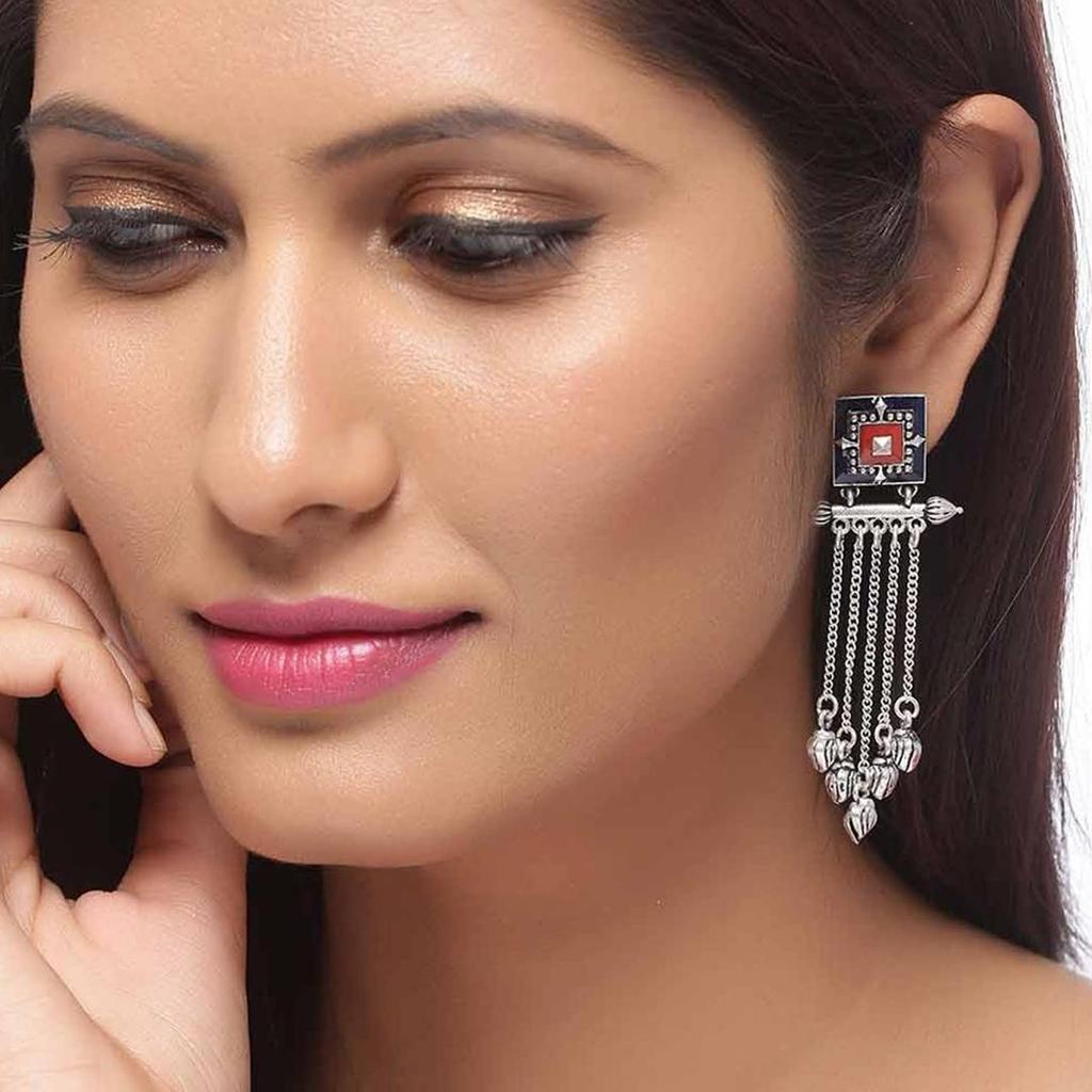 Boucle d'oreille oxydée en argent et laiton pour femmes et filles, collection exclusive élégante et tendance, produit 100 % respectueux de la peau pour boucle d'oreille