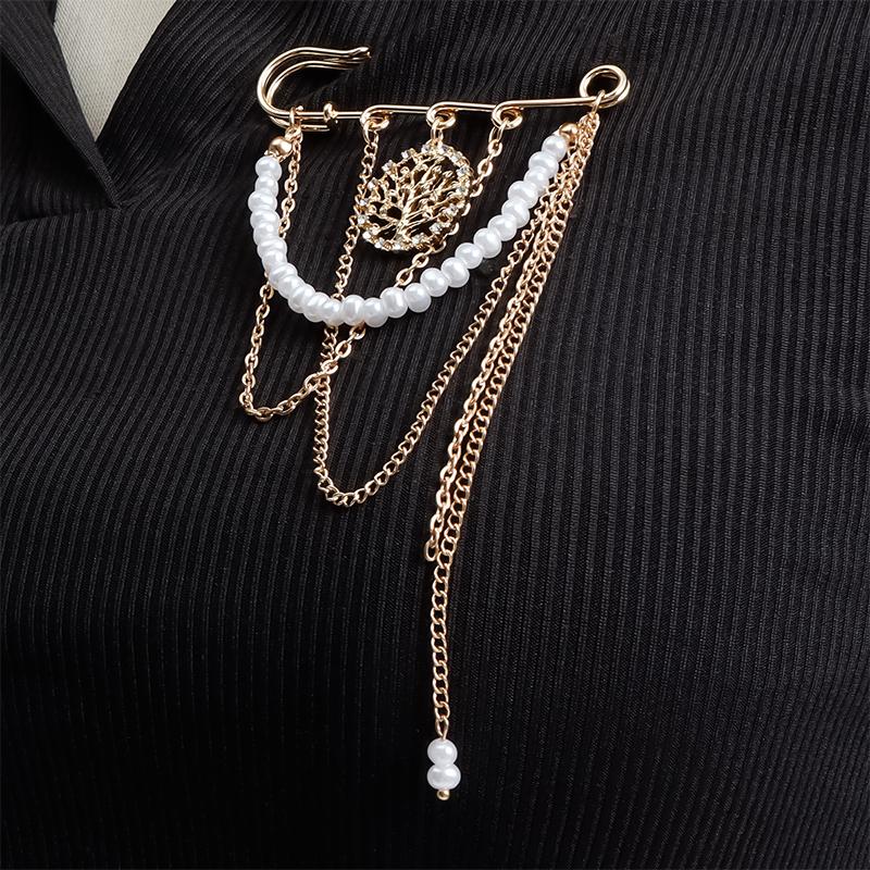 Pearl Tassel Brooch with Chain Accent Women Creative Pin for Jacket Bag Pant Waist Decoration