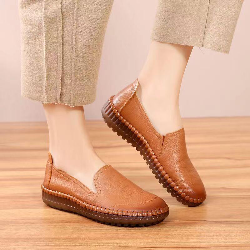 Retro spring and autumn mother shoes soft-soled comfortable shoes single shoes flat-soled 40 светло-коричневого 3200₽