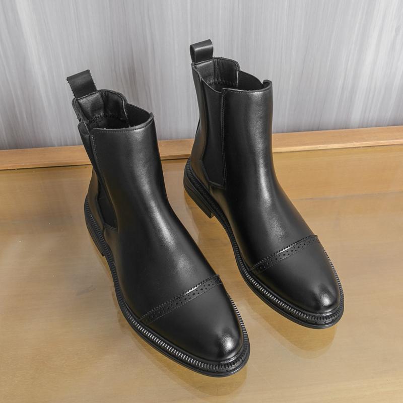Neue Herrenschuhe Große Größe Lässige Stiefel Modische High Top Chelsea Boots Koreanische Trendige Stiefel mit glänzender Oberfläche