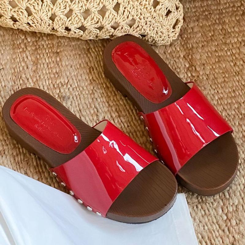 Fashion Rivets Pointed Toe Platform Sandal Patent Leather Square Heel Open Toe Slide Sandals Simple Comfortable Non-slip Beach Shoes