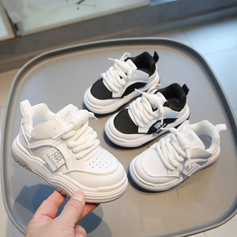 Children's little white shoes 2025 spring and autumn new boys' sports shoes Korean version of girls' casual board shoes soft-soled baby shoes