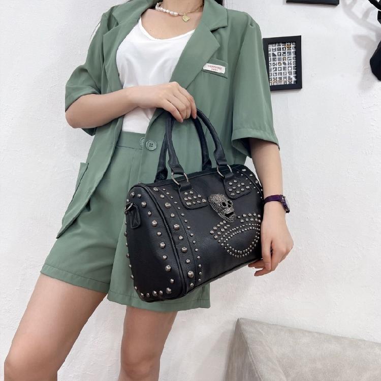 Versatile Shoulder Bag Rivet Messenger Bag for Teen Girl Handbag Crossbody Bag