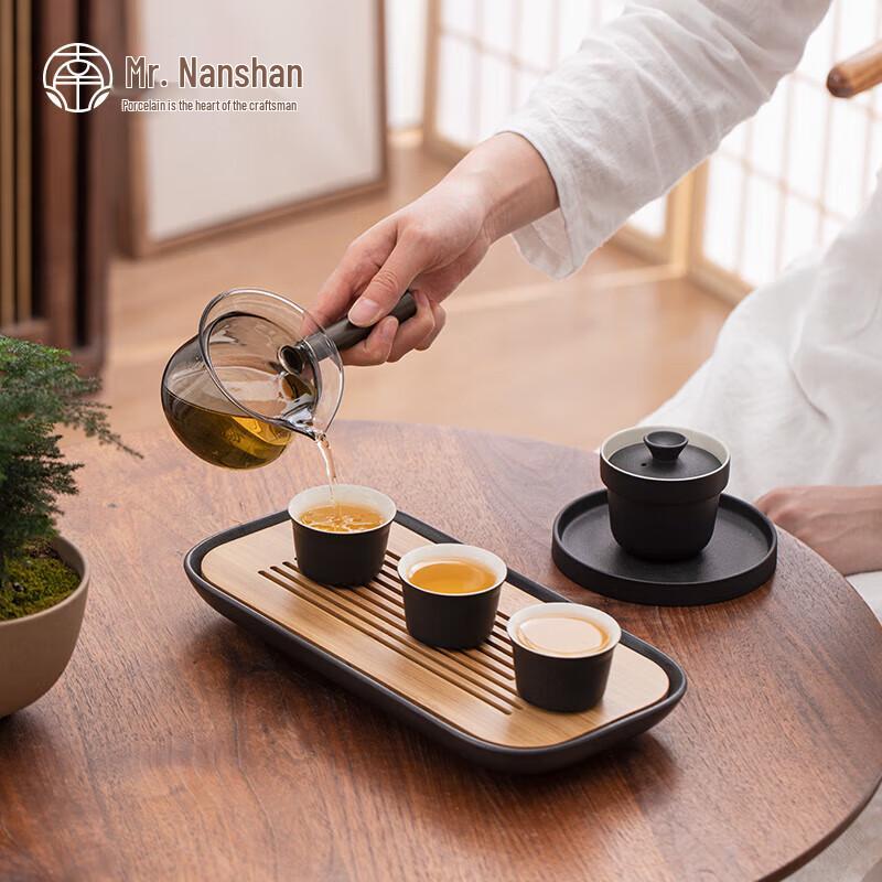 Nanshan Mr. Anti-Scalding Kung Fu Glass Side Handle Teapot