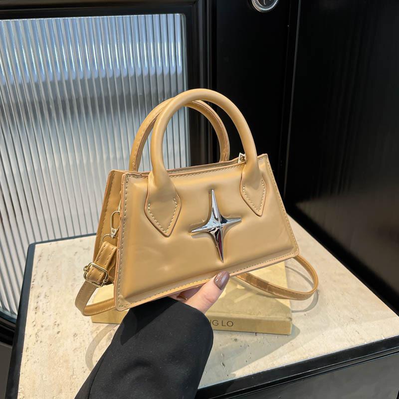 Simple 2025 spring new models, popular foreign style this year, casual commuting, portable shoulder crossbody small square bag woman