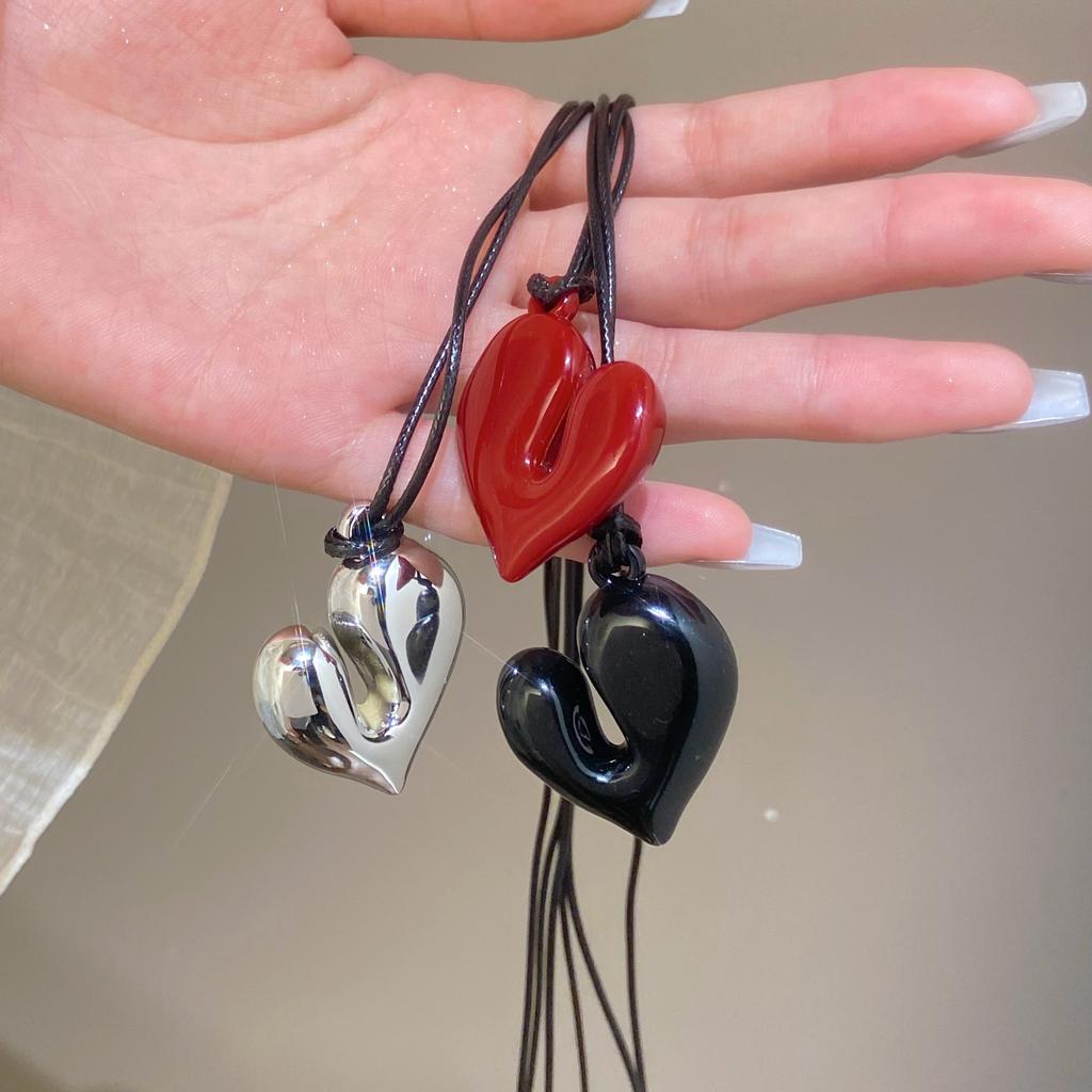 Valentine's Day Gift Party Gift Red Heart Pendant Necklace Vintage 80s Love Inspired Choker Romantic Heart Necklace for Women