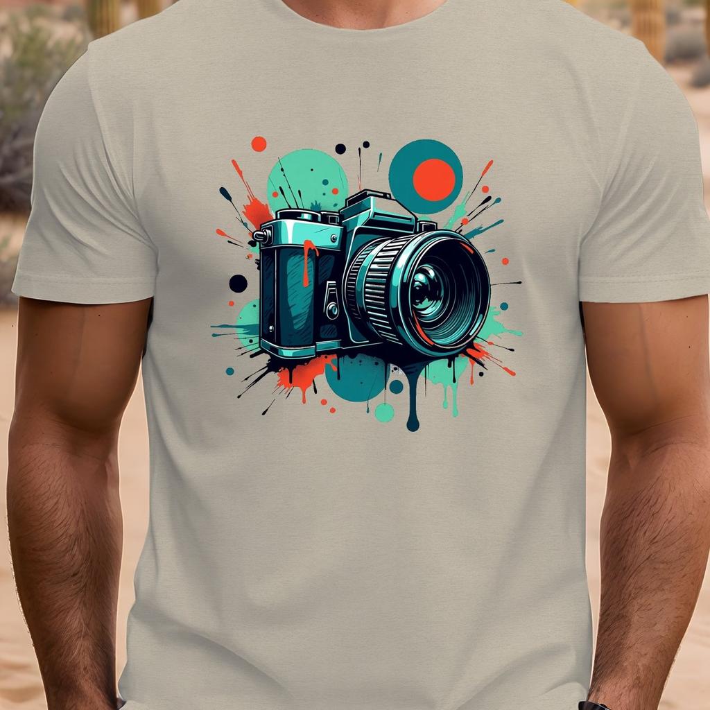 En Kreativt Designad T-shirt med Kameraprint Perfekt för Män Idealisk för Vardagskläder med Korta Ärmar Herrkläder