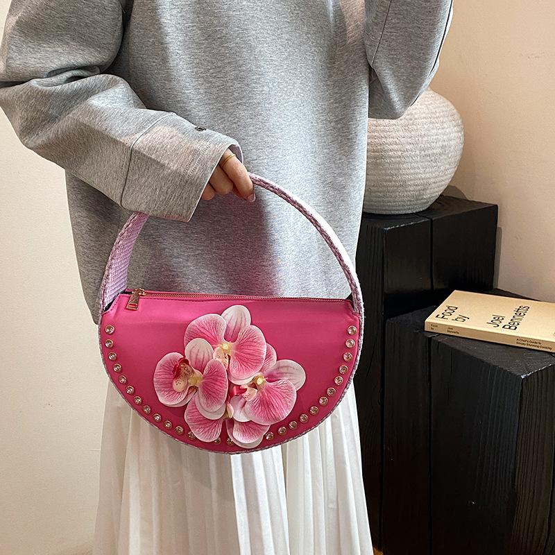 Personalized and Creative Small Bag Women's 2025 New Chinese Style Literary Flower Trend Versatile Chain Hand Carry Dinner Bag