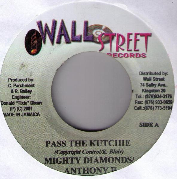 

7inch Record MIGHTY DIAMONDS / ANTHONY B - Pass The Kutchie NONE Wallstreet Reco 2001 Jamaica Reggae, Ska & Dub Used