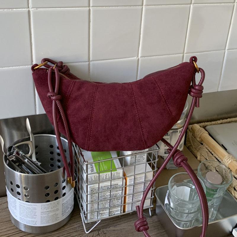 

Замшевая сумка женская большой вместимости новая осенне-зимняя нишевая сумка через плечо, сумка-мессенджер, высококлассная сумка-пельмень красный