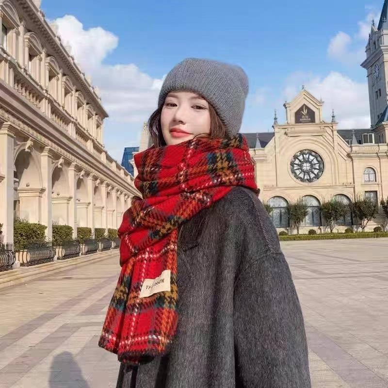 

Autumn and winter warm scarf British Christmas plaid red scarf for couples and couples to increase shawl scarf
