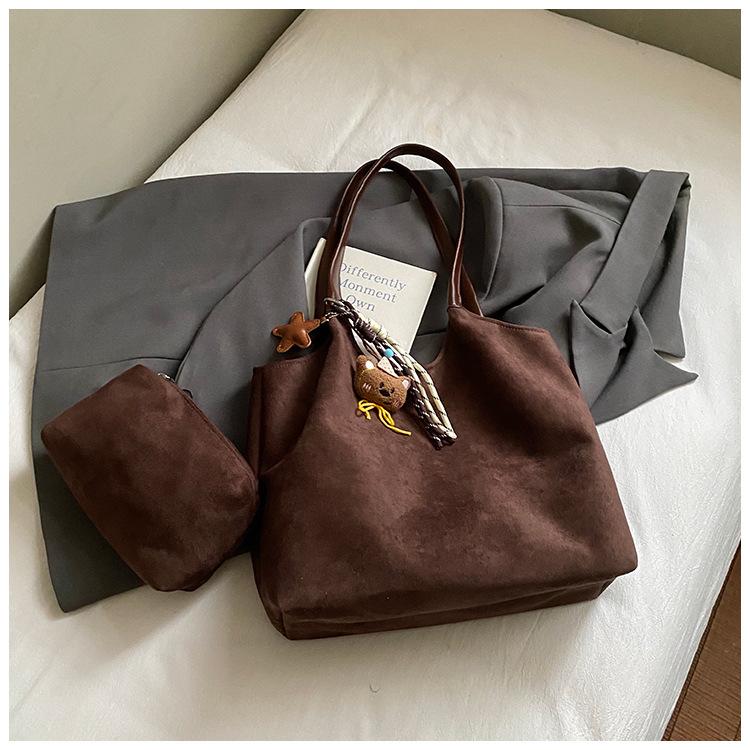 Fashion Suede Tote Bag Women's 2025 New Retro Daily Shoulder Bag Large Capacity Casual Commuter Underarm Bag