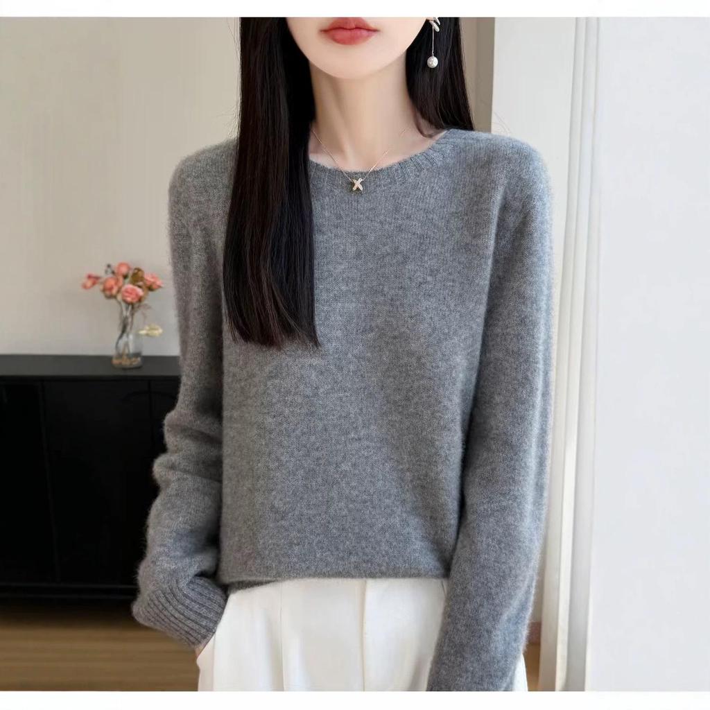 Women's 100% Pure Wool Round Neck Long Sleeve Sweater - Autumn/Winter Casual Loose Fit, Warm and Soft Base Layer.