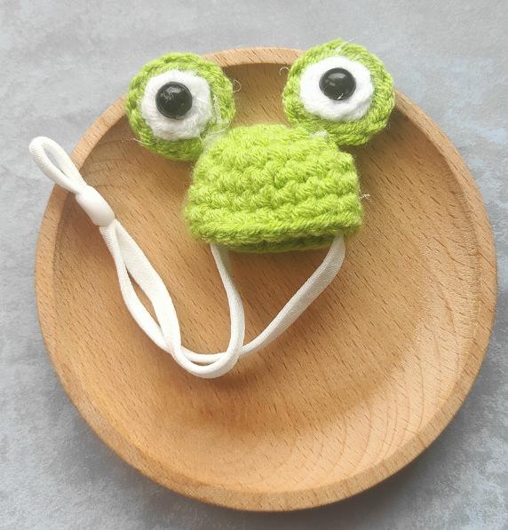 Valentine's Pearl Desktop Goose Set with Mini Knitted Hat & Adjustable Wings Clothing