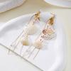 Bohemia Long Cowrie Shell Drop Earrings for Women Exquisite Seashell Linear Dangle Earrings Summer Beach Vacation Jewelry Gift
