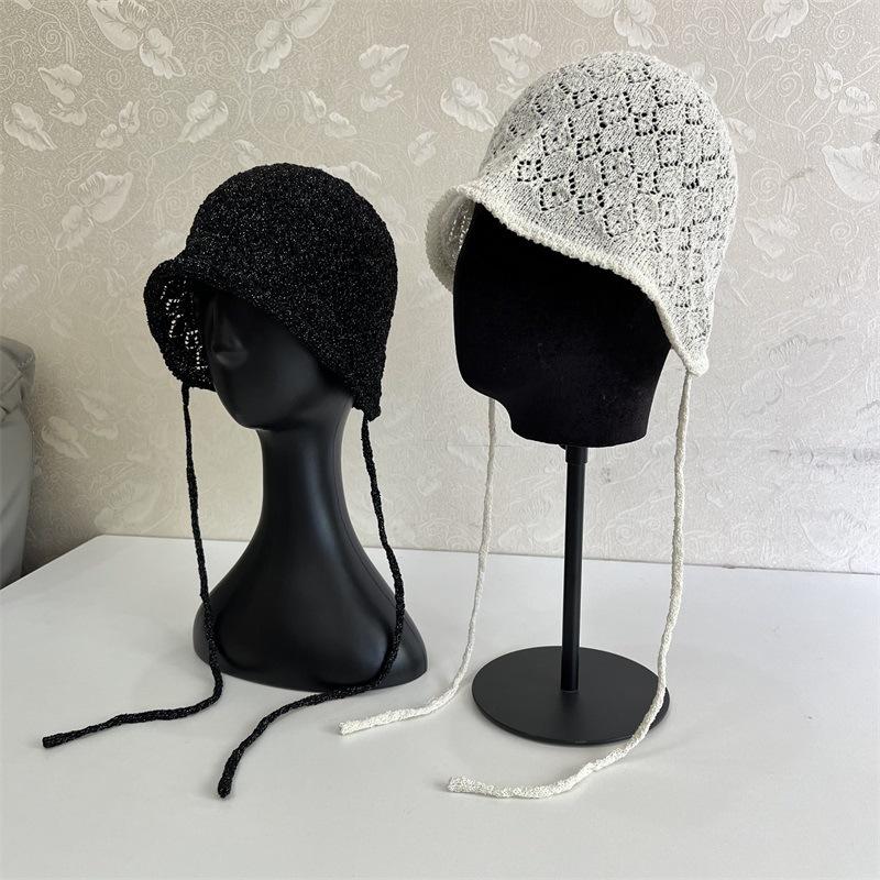 

Hand-woven hollow bald hat women s autumn and winter versatile face small pullover hat thin big head circumference knitted hat M（56-58cm） білий