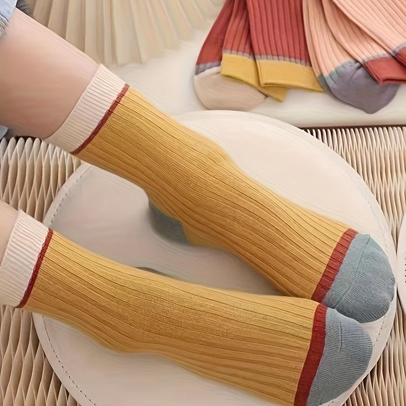 5 Paires de Chaussettes Mi-Mollet Douces et Confortables à Imprimé Rayé Tissu Tricoté Respirant Construction en Mélange de Coton Chaussettes pour Femmes