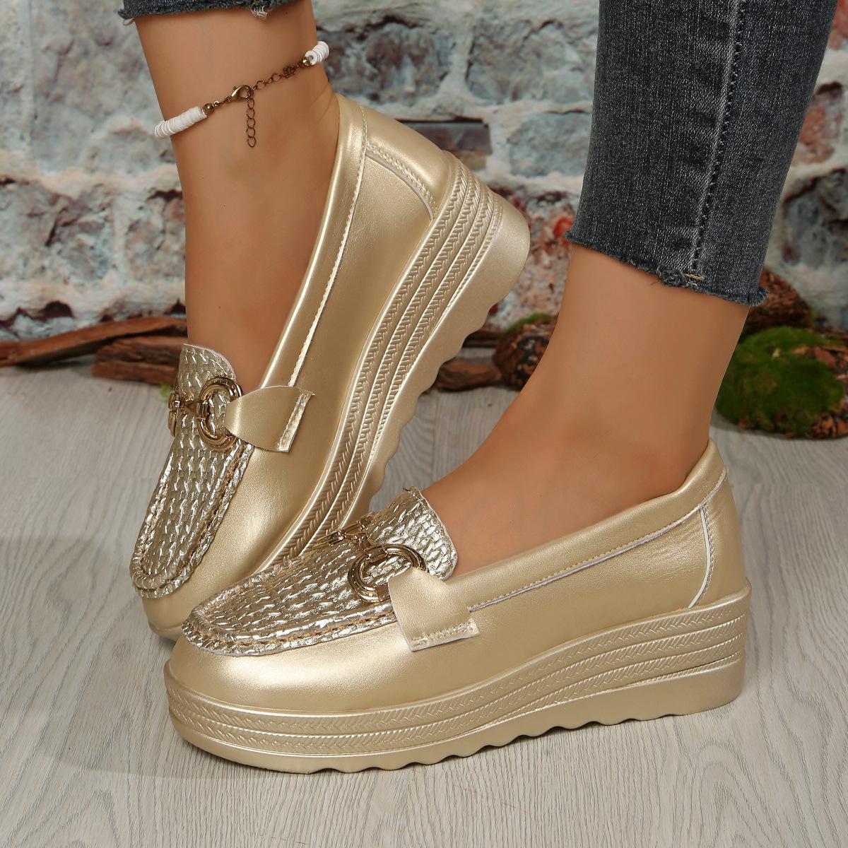 

Легкий рот металлическая пряжка 2025 весна и осень новый однотонный толстая подошва круглый носок модные женские большие лоферы-маффины женские 43 золотой