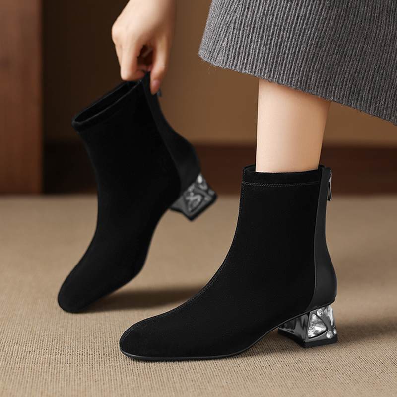 Krazing Pot Cow Suede Nubuck Winter Round Toe Chelsea Boots Med Heels Zipper Crystal Heels Women Ankle Boots