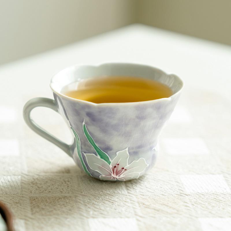 Misty Lavender Hand Painted Ceramic Tea Cup with Floral Pattern Heat Resistant Handle Chinese Style Tea Drinking Vessel