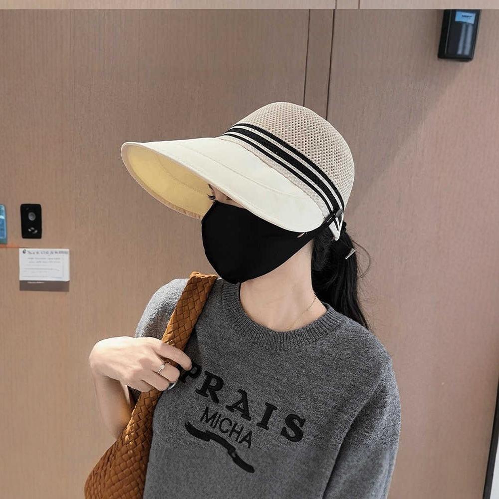 Classic plaid striped bucket hat spring and summer new thin temperament bucket hat showing small face showing small tide