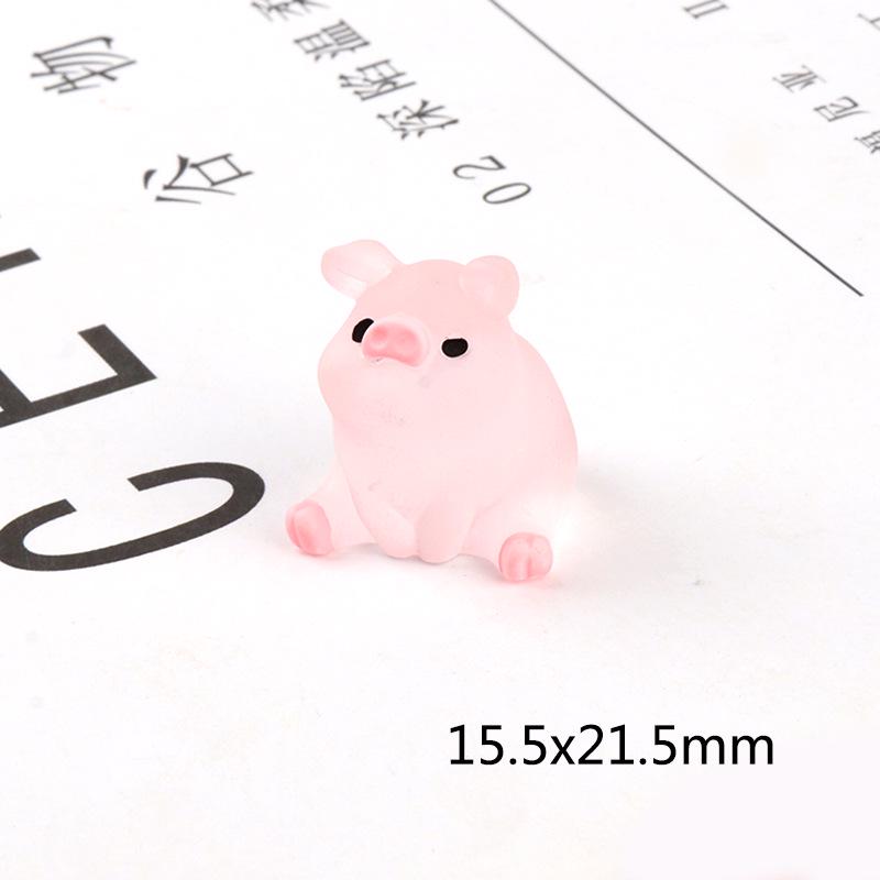 Internet Celebrity Pig Doll: 3D Resin Ornament & DIY Epoxy Display Stand for Phone Cases