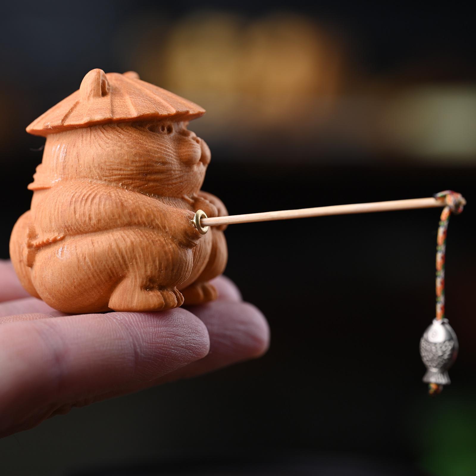 Милая Мультяшная Деревянная Фигурка Кошки, Резная из Золотого Сандала Чайный Питомец Рыбачащий Кот Подставка для Благовоний Статуэтка, Креативный Домашний Настольный Декор